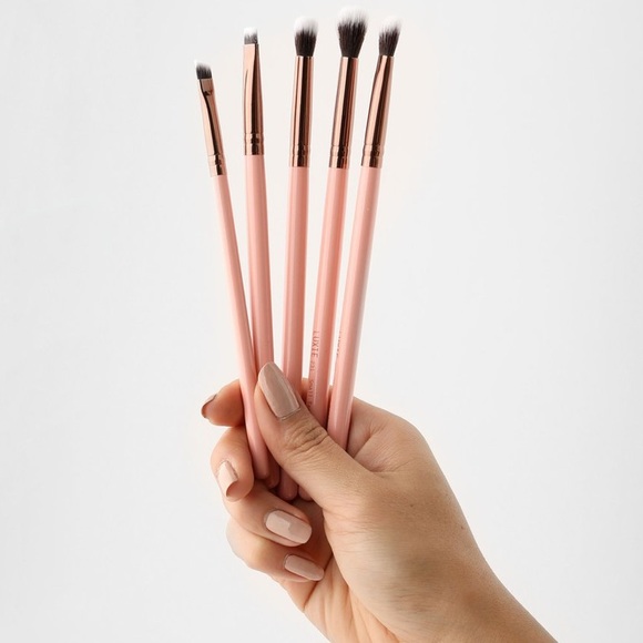 Luxie Eyeconic 5 Hand-Crafted Eyeshadow Brushes - Picture 2 of 8